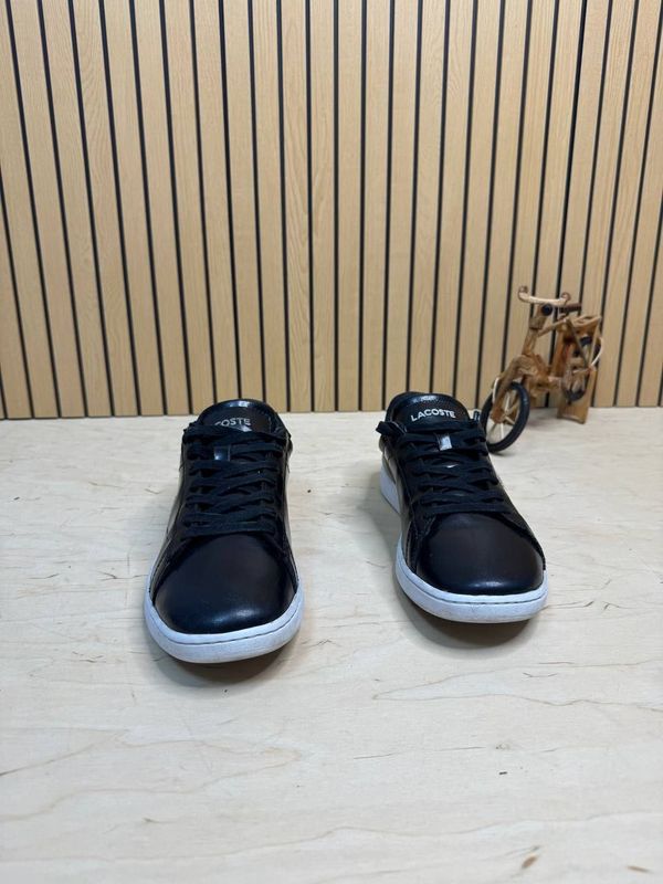 Lacoste b-u 40 razmer xolati zoʻr tirnalgan joylari yoʻq yangi Lacoste b-u 40 razmer xolati zoʻr tirnalgan joylari yoʻq yangi