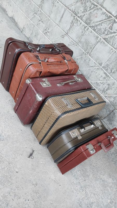Продам чемоданы советские Продам чемоданы советские