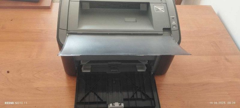 Canon LBP 2900 sotiladi Canon LBP 2900 sotiladi
