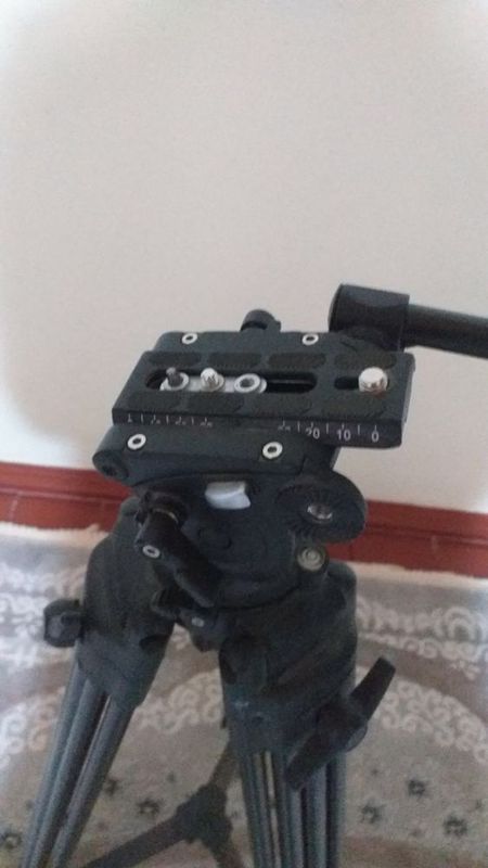 Shtativ yangi WF 718