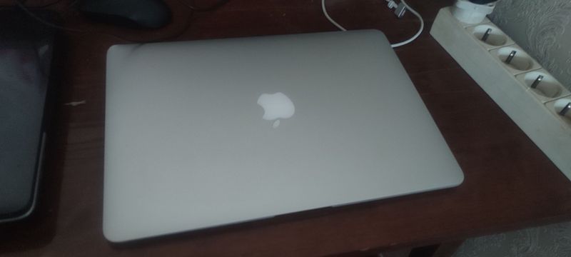 Продам Ноутбук Apple MacBook Air 13 (2017) A1466 Продам Ноутбук Apple MacBook Air 13 (2017) A1466