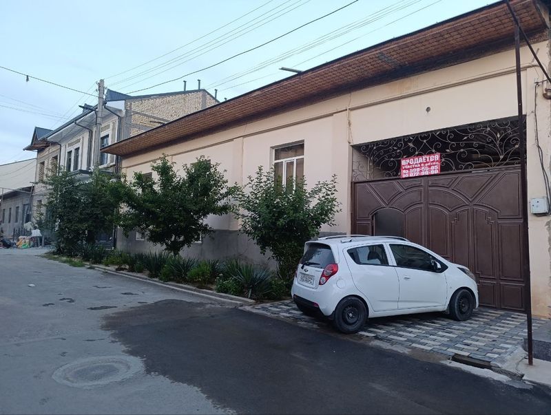 Hovli sotiladi kirov Olmazor kochada Hovli sotiladi kirov Olmazor kochada