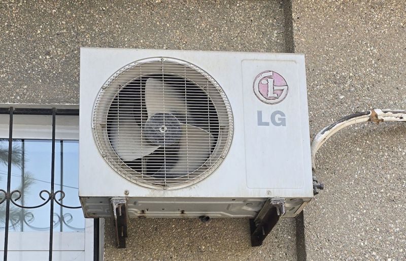 Срочно продаётся кондиционер 12 LG Срочно продаётся кондиционер 12 LG