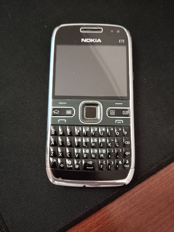 Sotiladi Nokia E72 Sotiladi Nokia E72