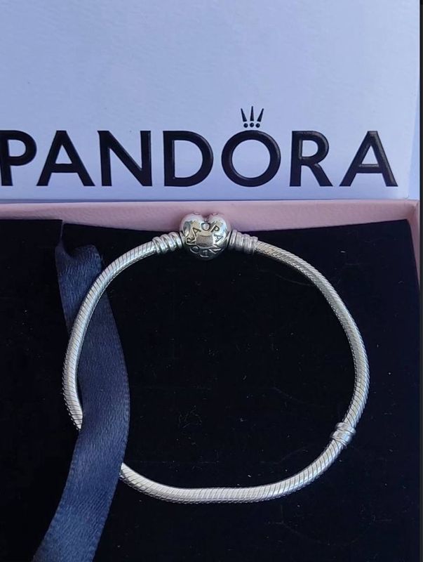 PANDORA оригинал сотилади