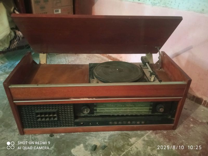Eski buyumlar tevizr magnetafon Eski buyumlar tevizr magnetafon