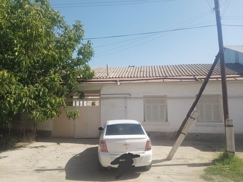 Toshkent viloyati Chinoz tumani markazida joylashgan uy sotiladi Toshkent viloyati Chinoz tumani markazida joylashgan uy sotiladi