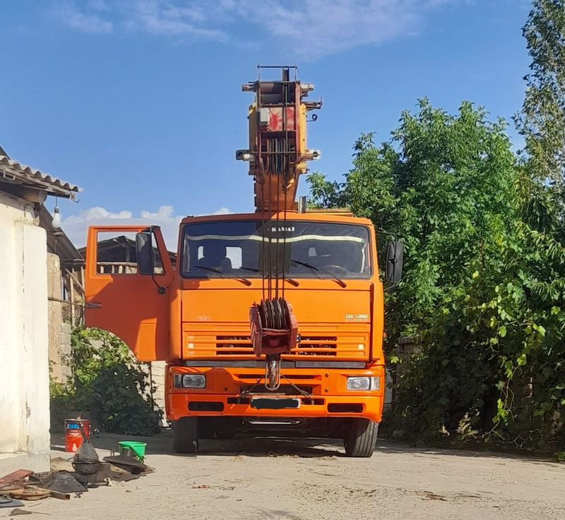 Автокран сотилади Автокран сотилади