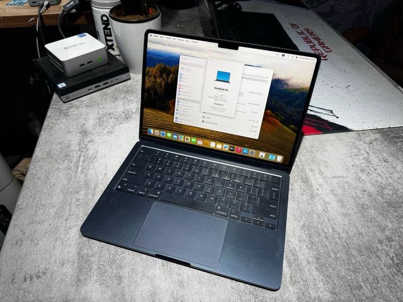 Macbook Air m2 8/256gb 90% Macbook Air m2 8/256gb 90%