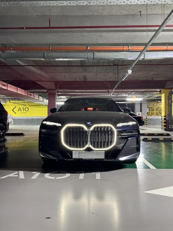 BMW i7 eDrive 50L Exclusive BMW i7 eDrive 50L Exclusive