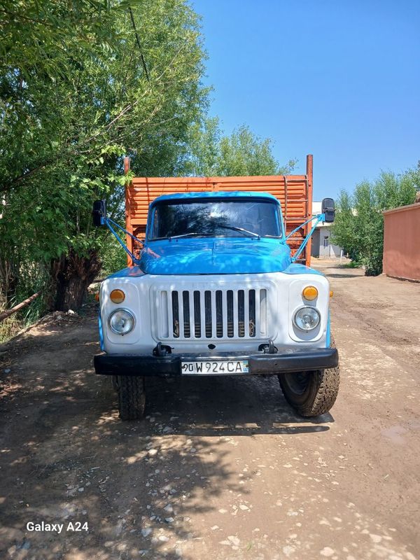 Gaz 53 mashinasi ishlab turgan mator qarobka yaxshi daqumenti bor 6ta