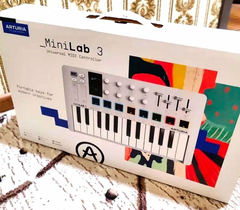 Arturia minilab 3 MIDI клавиатура