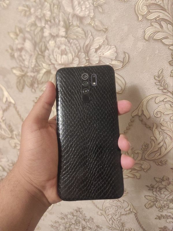 Redmi 9 6+2/128Gb aybi yo xolati yaxshi