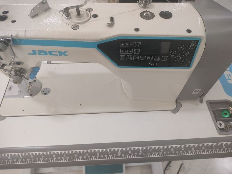 Tikuv mashikasi tugrichok A4B