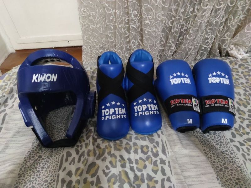 Boks , taekwando karate ekipirovkasi Boks , taekwando karate ekipirovkasi