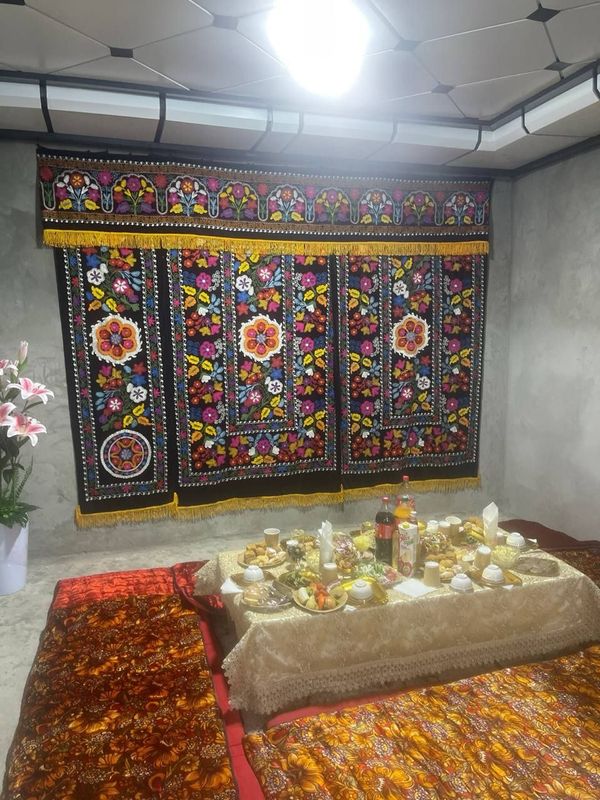 Sòzana palak sotiladi Sòzana palak sotiladi
