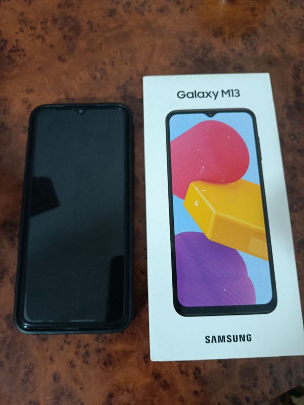 Samsung M13 sotiladi Samsung M13 sotiladi