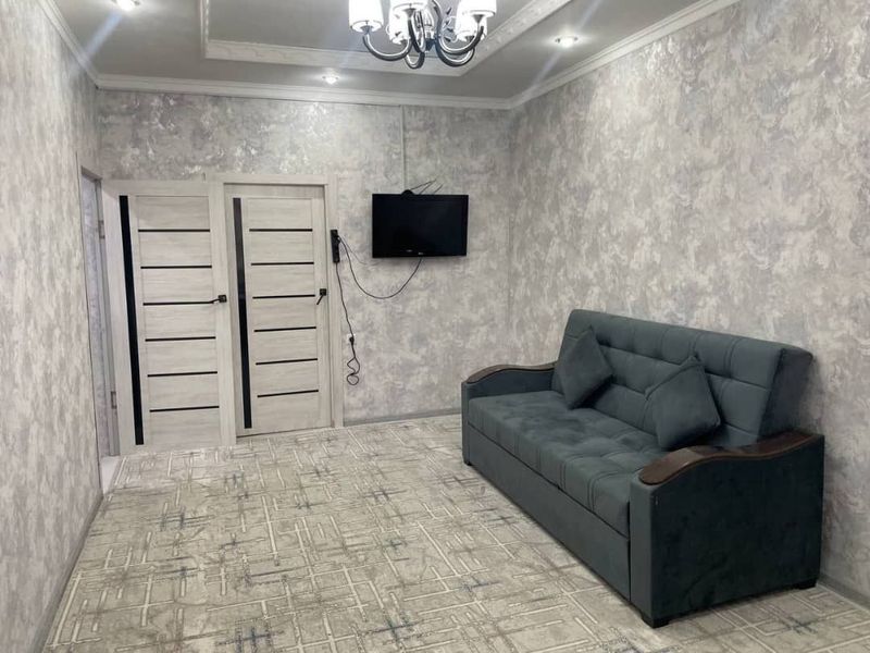 Сдаётся 2х комнатная квартира посутчно