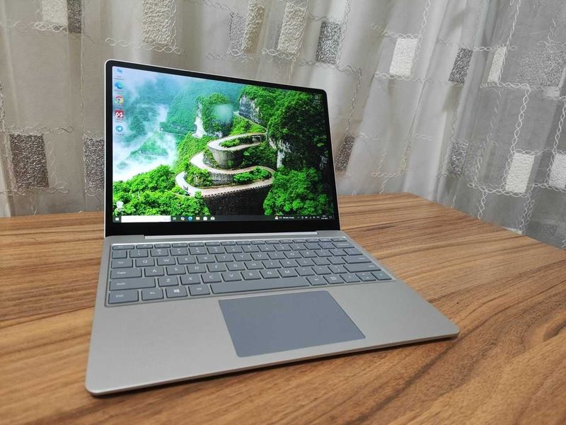 Microsoft Surface Laptop Go Microsoft Surface Laptop Go