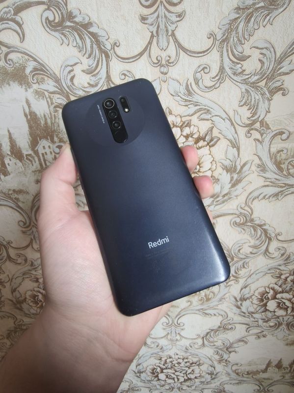 Xiaomi Redmi 9 3/32 GB 5000 Mach Black yaxshi sostoyaniya arzon narxda