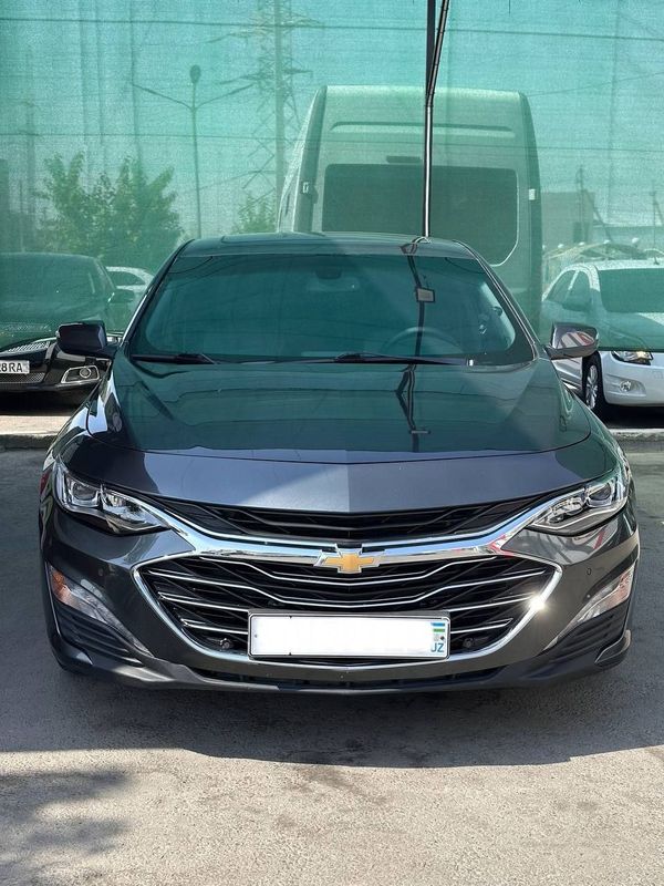 Malibu 2 LT Premier Qilingan Malibu 2 LT Premier Qilingan