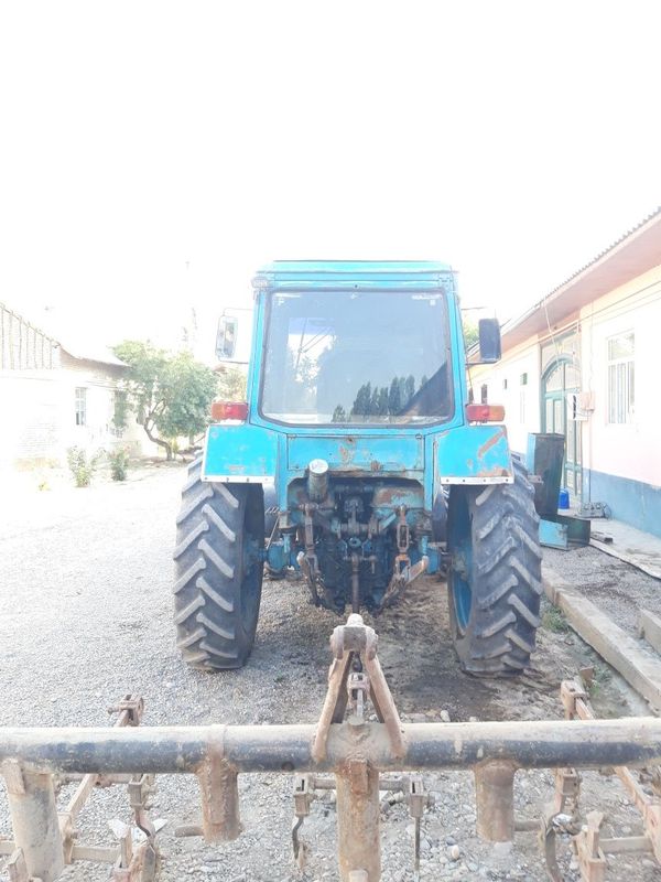 MTZ 82 srochni sotiladi