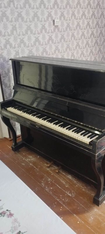 Pianino sotiladi Pianino sotiladi