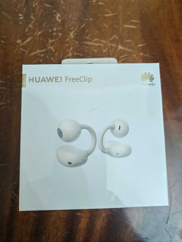 Наушники Huawei состояние новое Наушники Huawei состояние новое