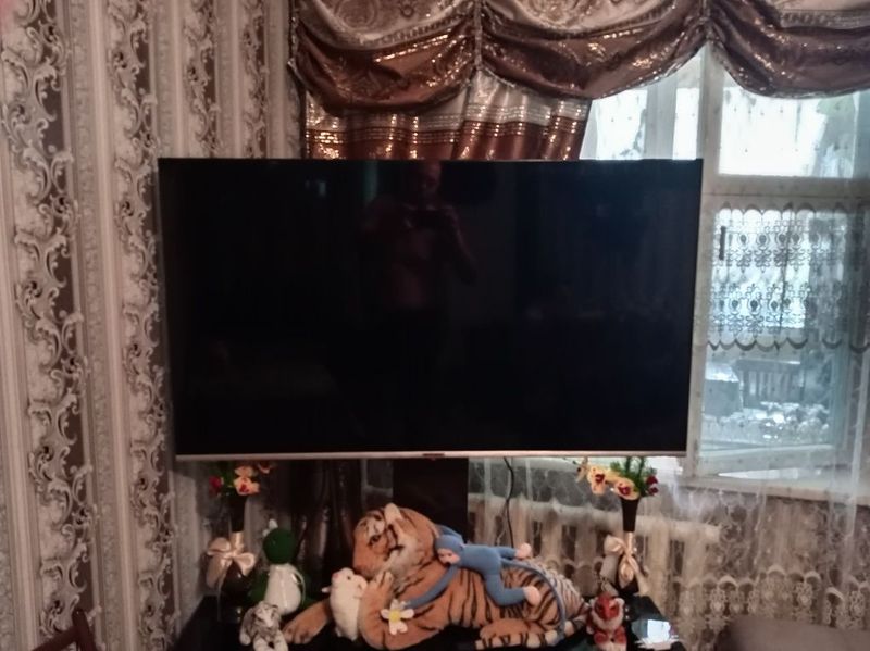 Телевизор смарт Shivaki, в отличном состоянии