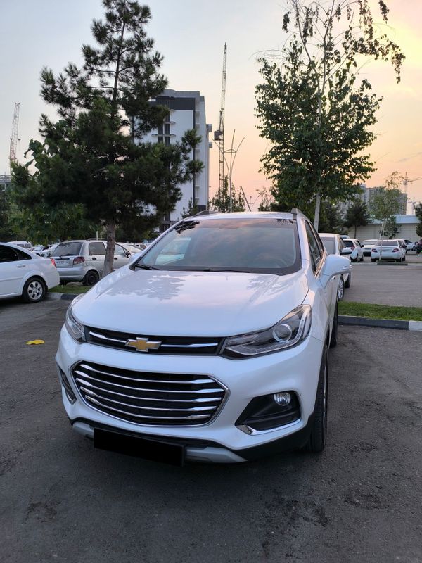 Tracker premier A/T sotiladi Tracker premier A/T sotiladi