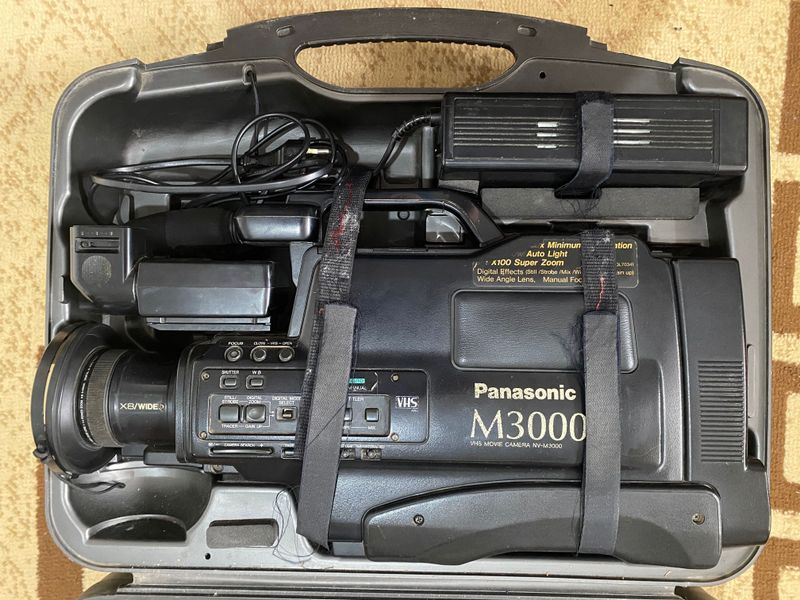 Panasonic видеокамера M3000