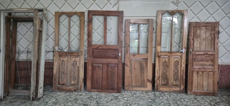 Эшиклар сотилади донаси 100 000 дан. Продаются двери, за штуку 100 000 Эшиклар сотилади донаси 100 000 дан. Продаются двери, за штуку 100 000