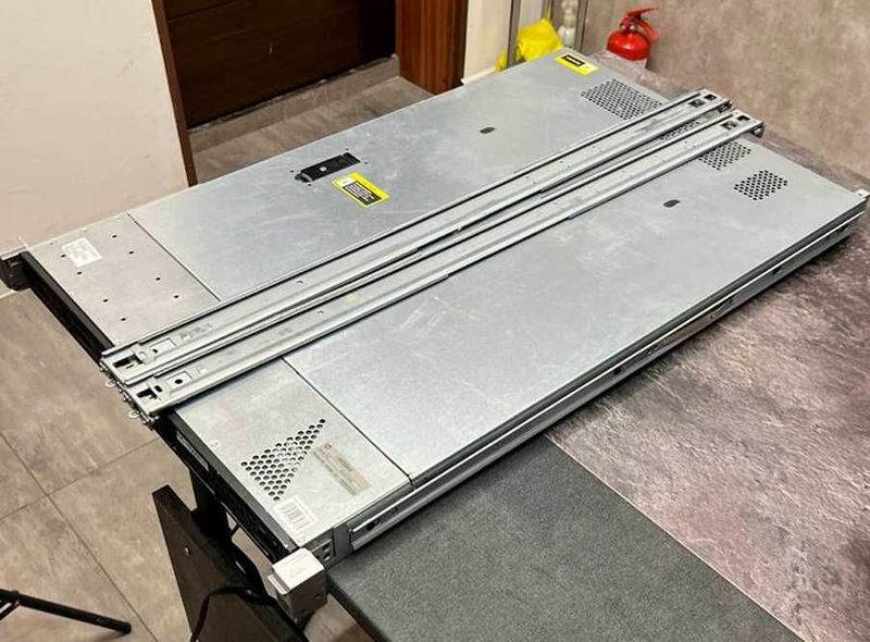 Сервер HP Proliant gen8 2xE5, 64 ram, 4 ssd + 1 hdd + рейд контроллер Сервер HP Proliant gen8 2xE5, 64 ram, 4 ssd + 1 hdd + рейд контроллер