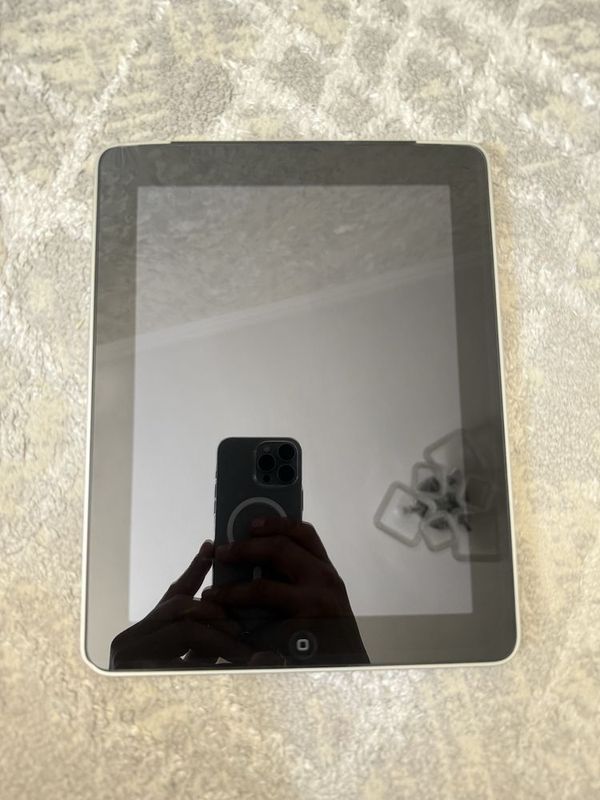 IPAD 1 64 gb sotiladi zapchastga tuzatish kere IPAD 1 64 gb sotiladi zapchastga tuzatish kere
