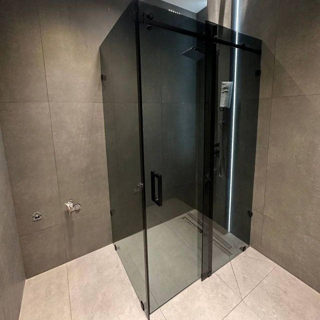 Maskitni setka dush kabina surma va loft eshiklar Maskitni setka dush kabina surma va loft eshiklar