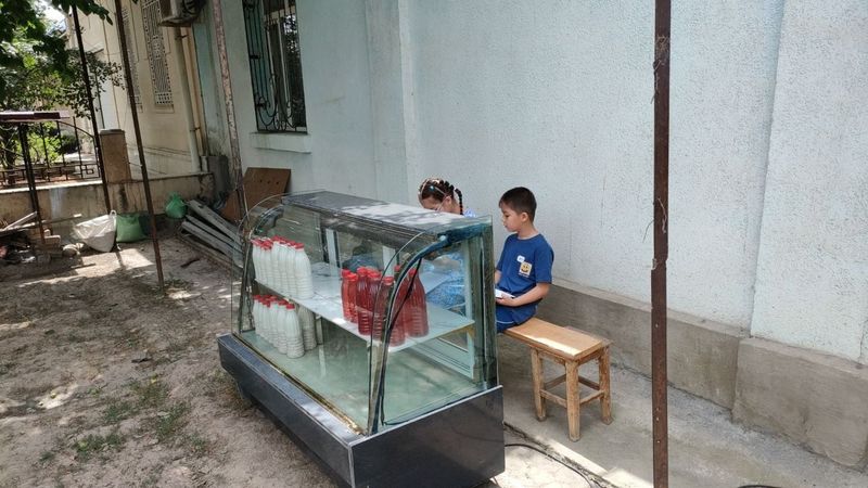 Продам витринный холодильник Продам витринный холодильник