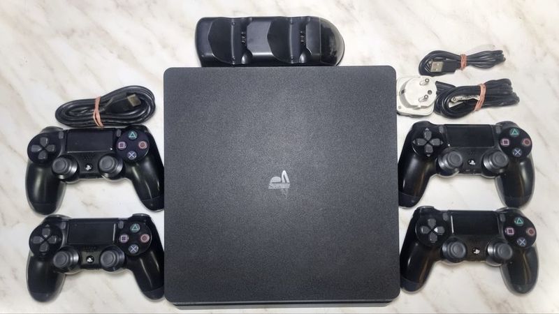 Playstation 4, Slim 1t hotira, 4ta arginal pultlar Playstation 4, Slim 1t hotira, 4ta arginal pultlar