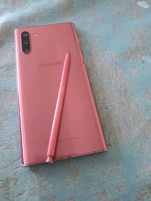 samsung not 10 5g hotira 256 ekranda kichik dog bo samsung not 10 5g hotira 256 ekranda kichik dog bo