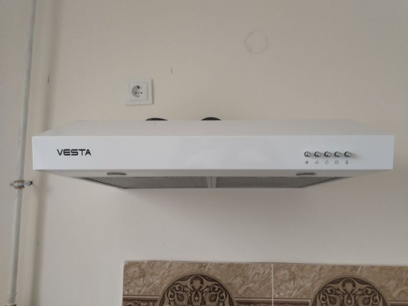 Вытяжка vesta белая Вытяжка vesta белая