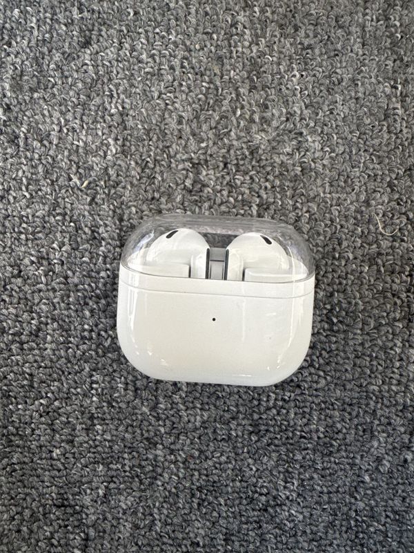 Samsung Buds 3 новые 2 дня назад покупался Samsung Buds 3 новые 2 дня назад покупался