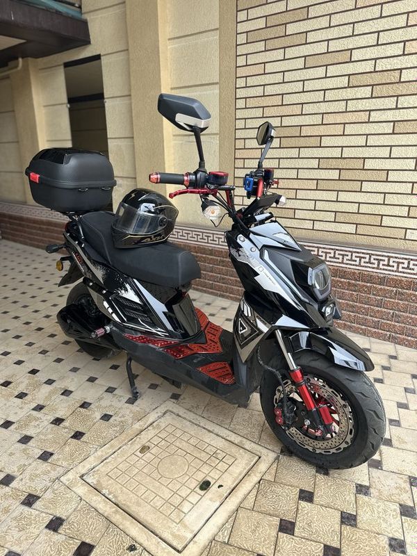 Elektro moped sotiladi