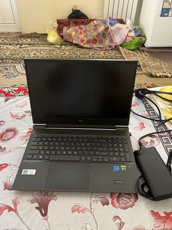 HP Victus . Protsessor: core i7 . Sovutish tizimi:2 vengilyatorlik. HP Victus . Protsessor: core i7 . Sovutish tizimi:2 vengilyatorlik.