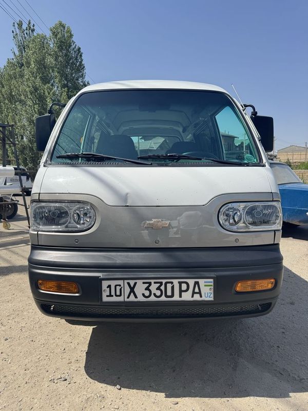 Damas gaz 2022 oq bir qol mowina Damas gaz 2022 oq bir qol mowina