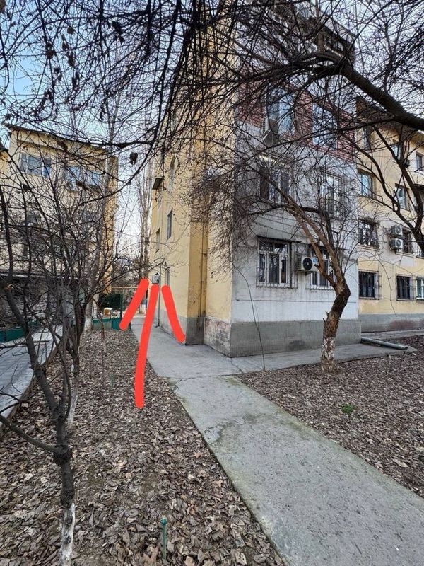Продаётся нежилое на Ц-4 орр Плов 52м2 СРОЧНО Продаётся нежилое на Ц-4 орр Плов 52м2 СРОЧНО