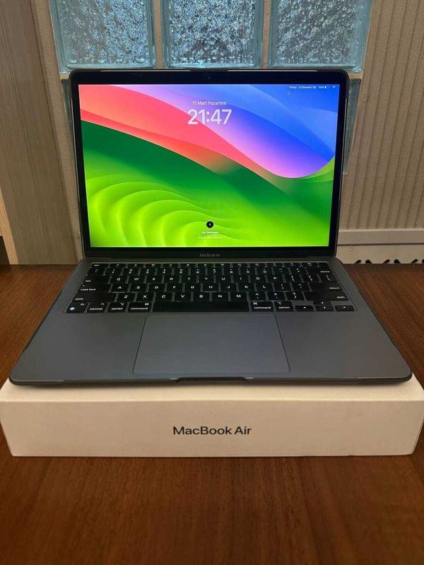 Apple MacBook Air 13" M1/16GB/512GB 2020 Space Grey 1000 USD