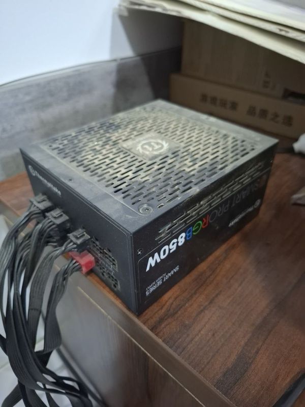 Blok pitaniya, блок питания 850Wt Thermaltake smart rgb fan