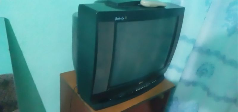 Eski televzorlar sotilad iktasi qoshlib Eski televzorlar sotilad iktasi qoshlib