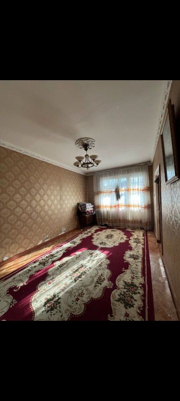 Bezmakler Yunusobod metoroni oldida Bezmakler Yunusobod metoroni oldida