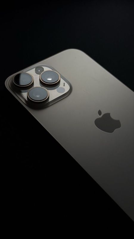 iPhone 16 Pro Max iPhone 16 Pro Max