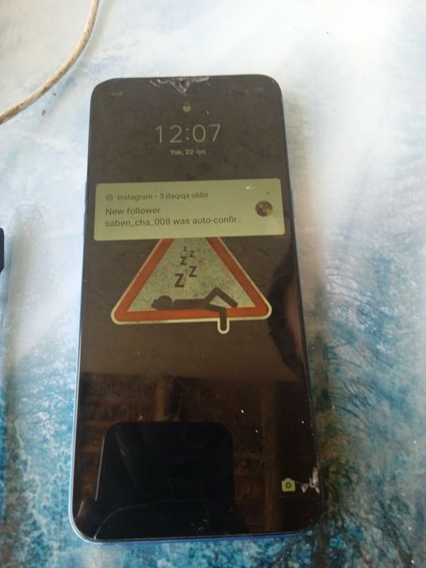Realmi C 3 srochni sotiladi Realmi C 3 srochni sotiladi